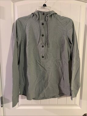 Marmot Light Gray Breathable Button-Up Shirt